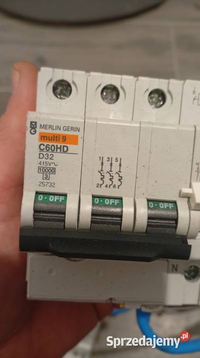 Wyłącznik nadprądowy Merlin Gerin multi 9 C60HD Nałęczów sprzedam