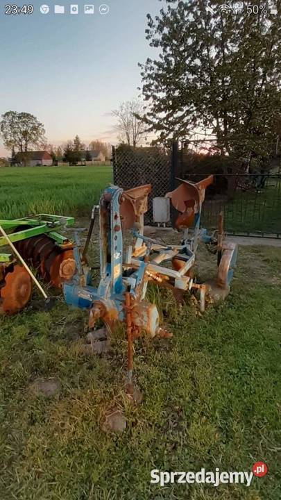 Pług dwuskibowy obrotowy