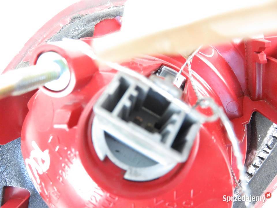 LAMPA PRAWA TYLNA KLAPA MAZDA 3 BK osobowe Lampy tylne