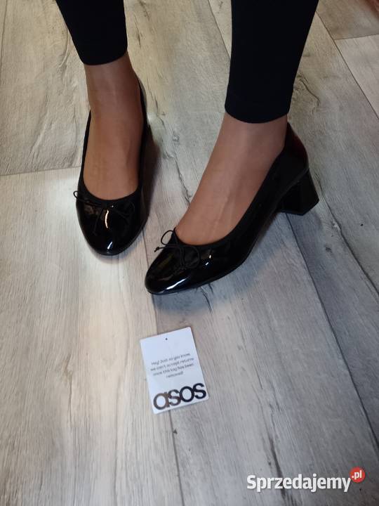 40 ASOS Design Czarne czółenka z Londynu na