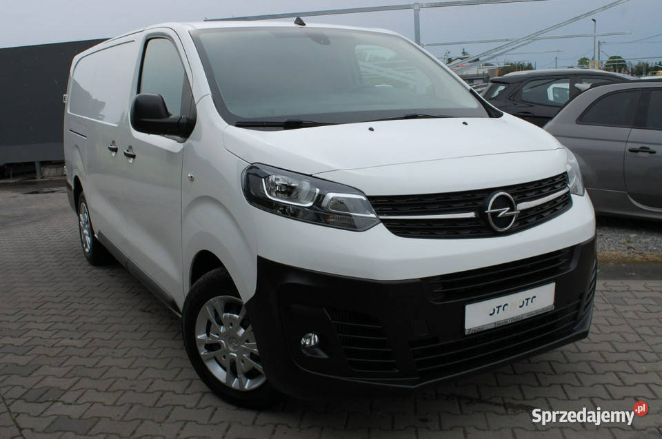 Opel Vivaro uszkodzony