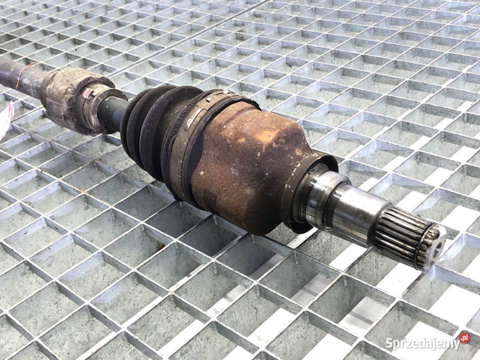 PÓŁOŚ PRAWY PRZÓD TOYOTA YARIS II 13 87 0514