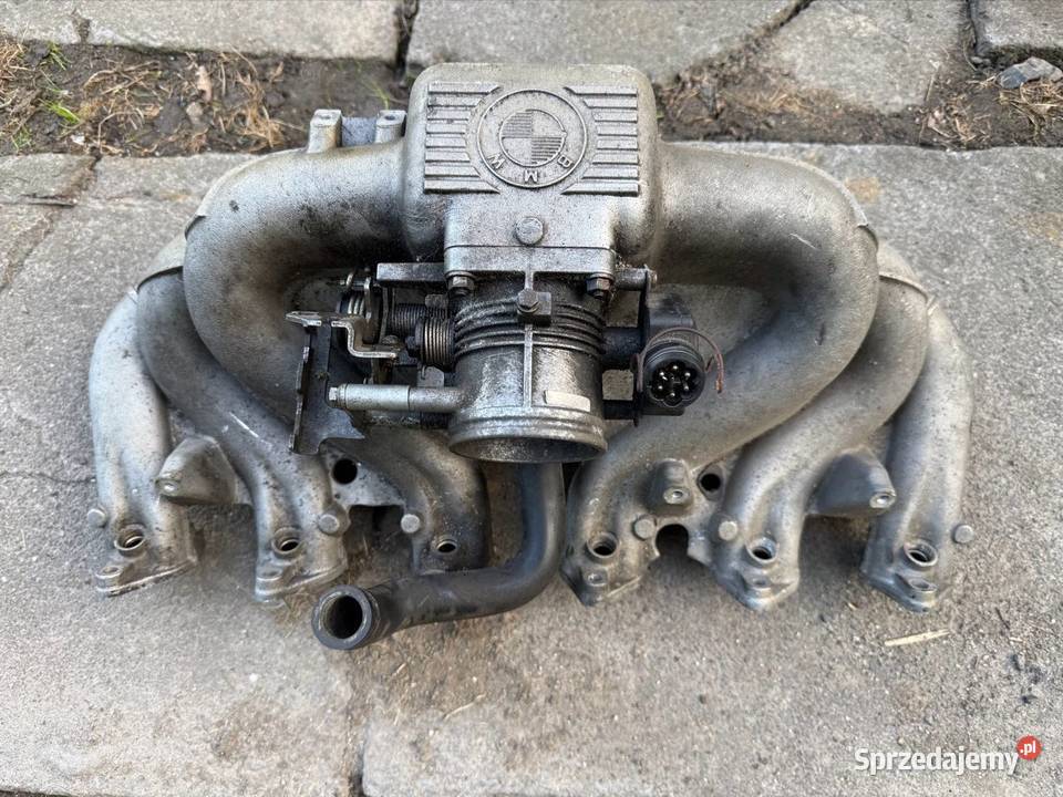 Kolektor ssący BMW e32 730 przepustnica Mszana