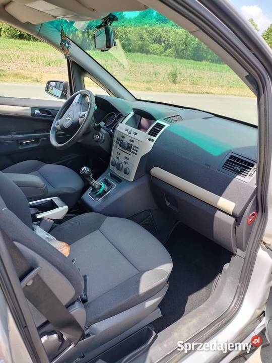 Opel Zafira 2008r lakier metallic Krupniki sprzedam