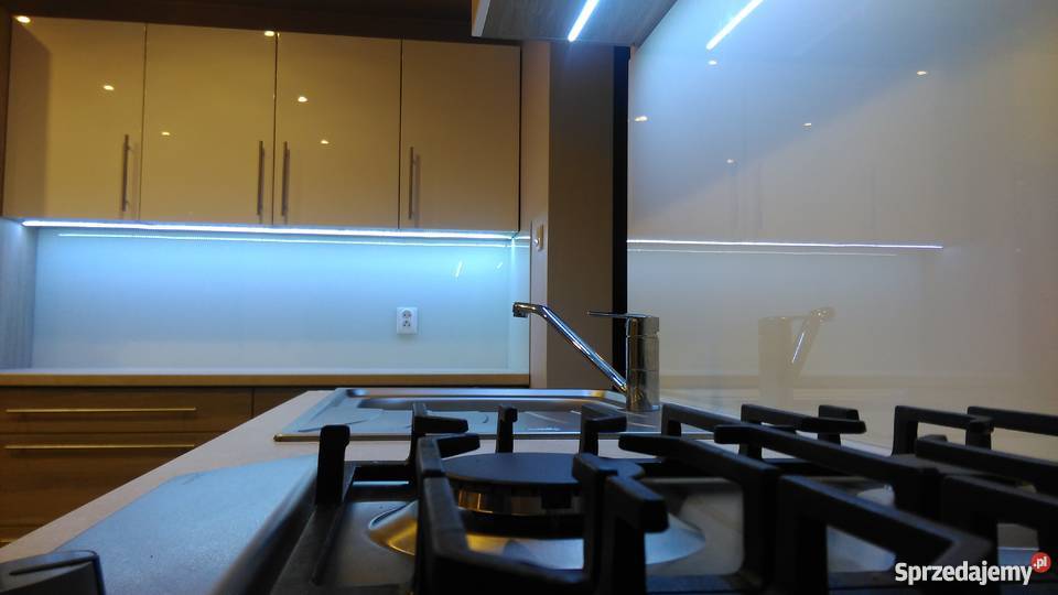 PANELE SZKLANE Z LACOBEL JEDNOKOLOROWE DO KUCHNI Wolsztyn