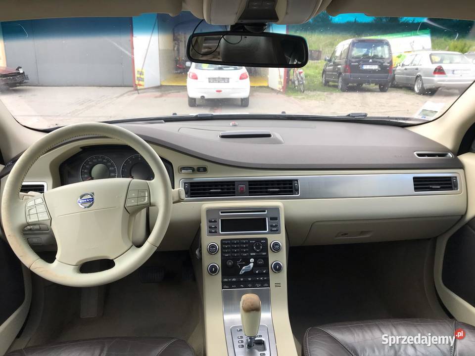 Volvo XC70 24 185 Skalmierzyce