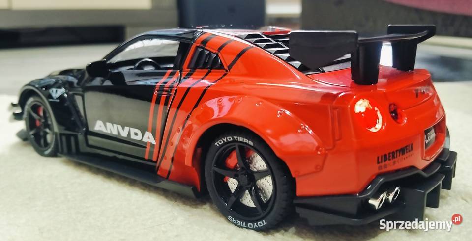 Sprzedam nowy model Nissan GTR w skali 124 Kutno