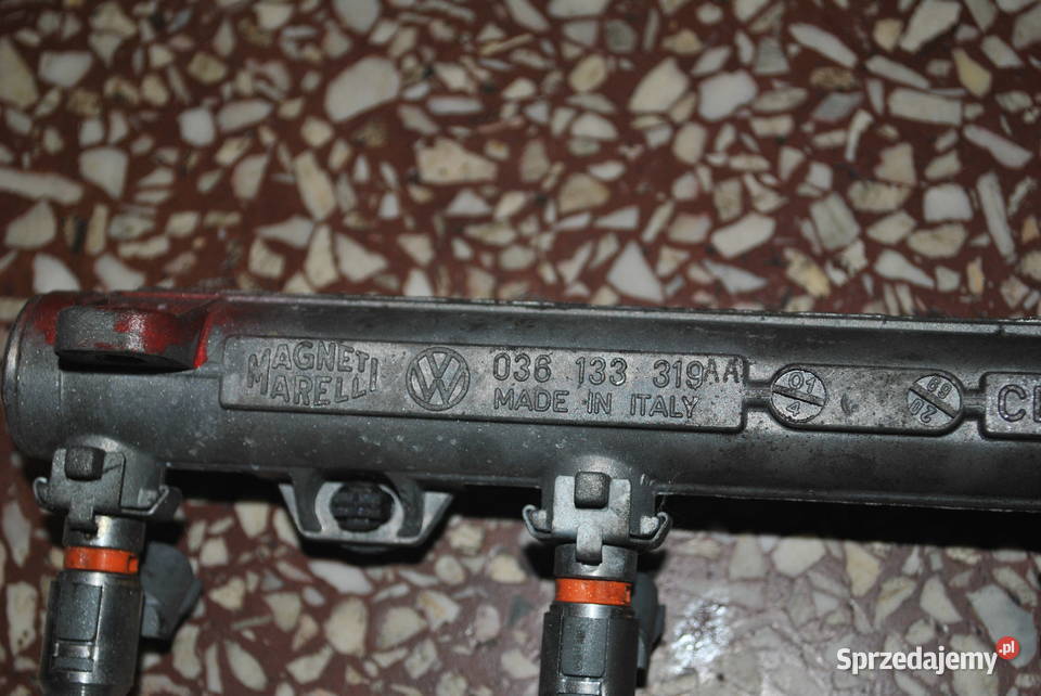 Listwa z wtryskiwaczami VW Golf 4 Seat Skoda kolektory ssące