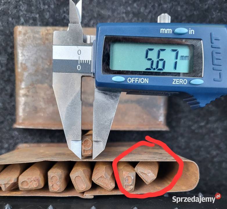 Numeratory w metalowym pudełku PRL cyfry 0 do 9