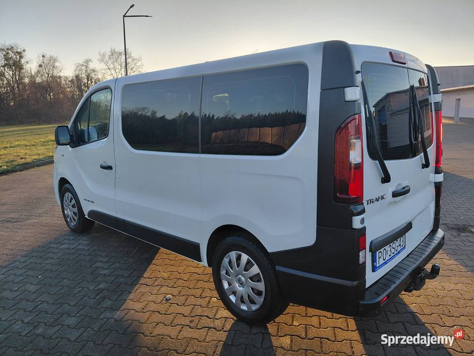 Renault Trafic 9 osobowy gniazdo USB Gozdowo