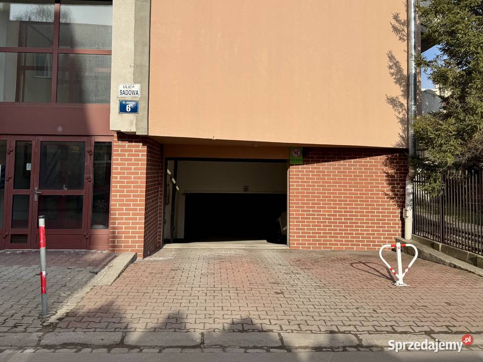 Miejsce postojowe w garażu obok Al 29 Listopada