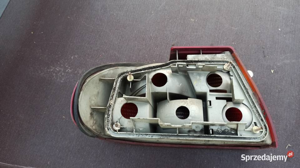 Lampa prawy tył Ford Mondeo MK1 Sedan HB tylna Lampy tylne podkarpackie Dębica