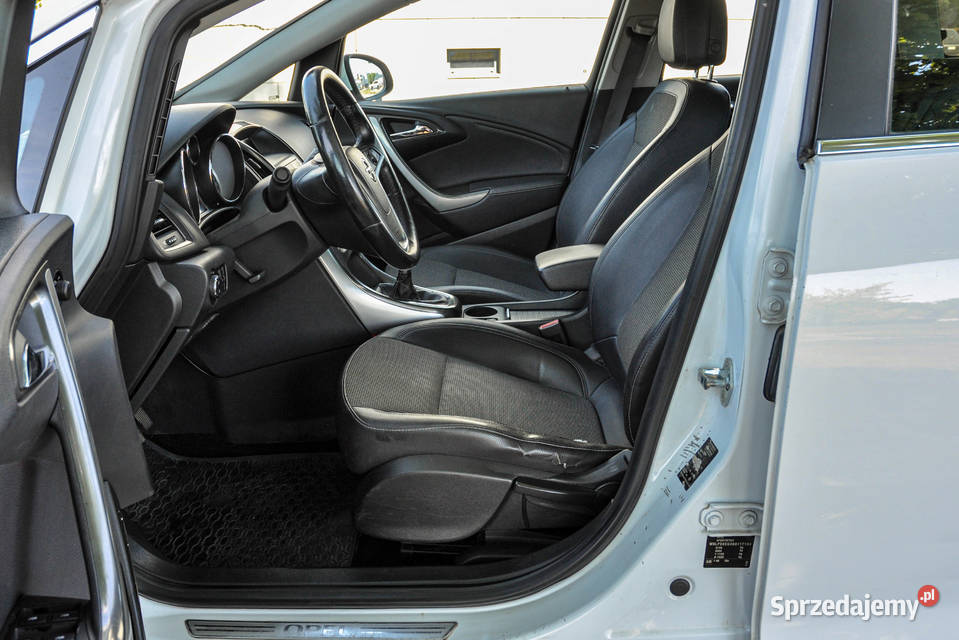 Opel Astra 17CDTI 2011 r 1686cm3 Wrocław