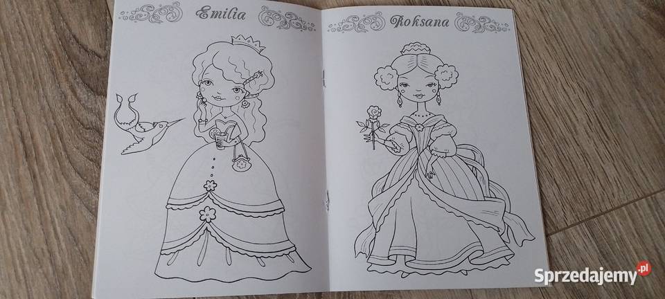 Kolorowanka Dziewczynka koloruje księżniczki Wieliczka