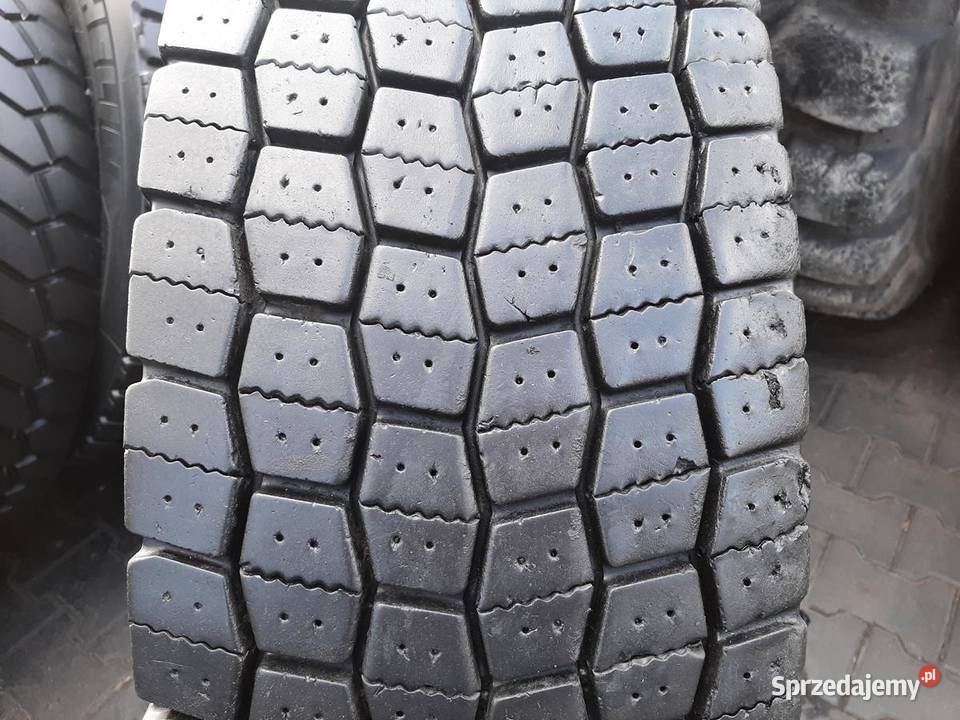 Opona używana ciężarowa 31580R225 MICHELIN 600 Ciężarowe Zaścianki