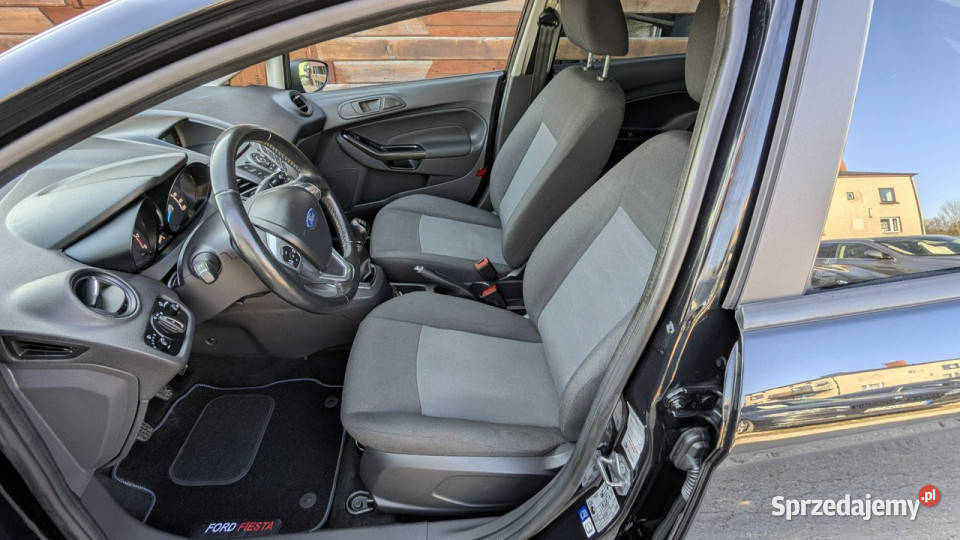 Ford Fiesta 12i60OPŁACONY Bezwypadkowy Rok produkcji 2015 Fiesta