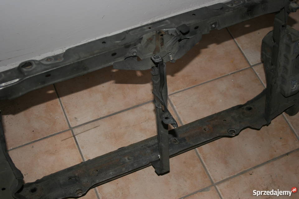 PAS PRZEDNI Toyota corolla kombi E12 14 D4D 90 pomorskie