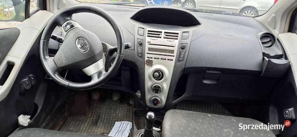 Toyota Yaris II 10 VVTi 51kW 69 2007r 5d Motoryzacja Słońsk