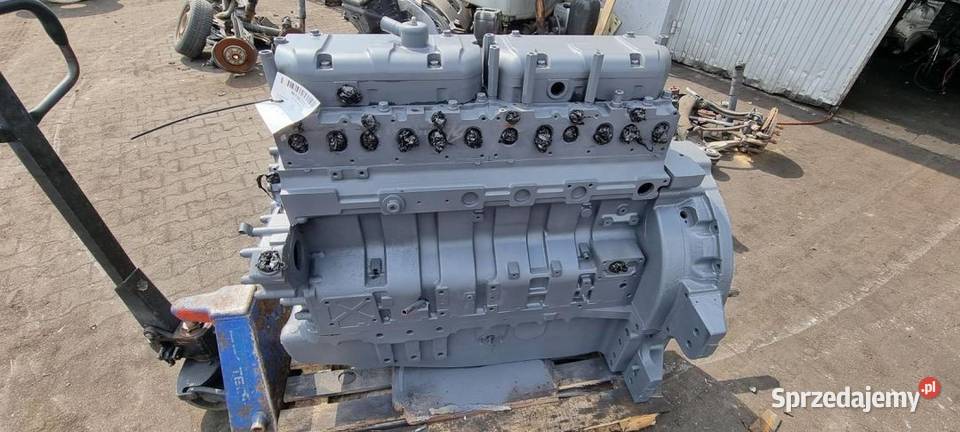 SILNIK SŁUPEK VALTRA S323 S 323 X24927 2011 Lipno