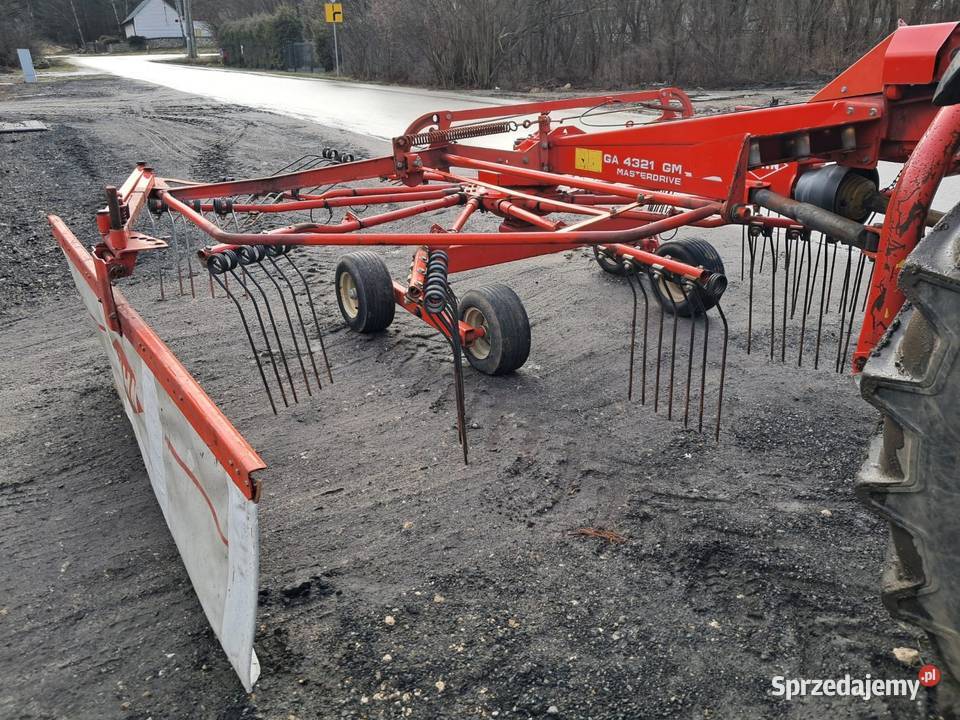 Zgrabiarka do siana KUHN na tandemie śląskie Przymiłowice