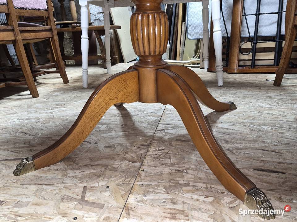 Owalny drewniany stół w stylu angielskim z Dom i Ogród