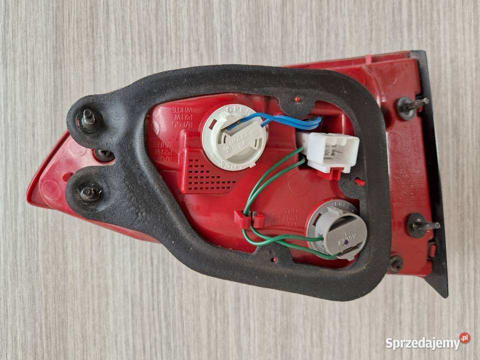 Lampa prawa tylna Kia Ceed 2 kombi 2012 osobowe