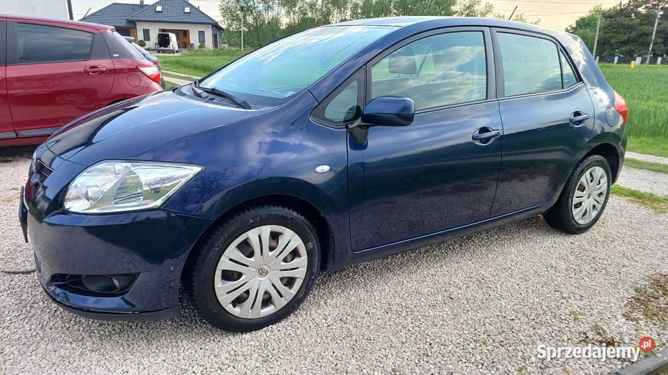 Toyota Auris automat Borowa