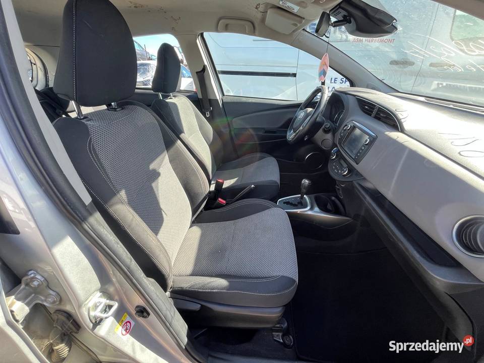 TOYOTA Yaris 15 100H eCVT Business EJ833 Kielce