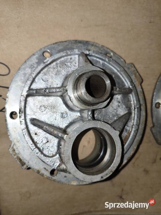 Dekiel pokrywa zwolnicy koła bocznego wózka Leszno