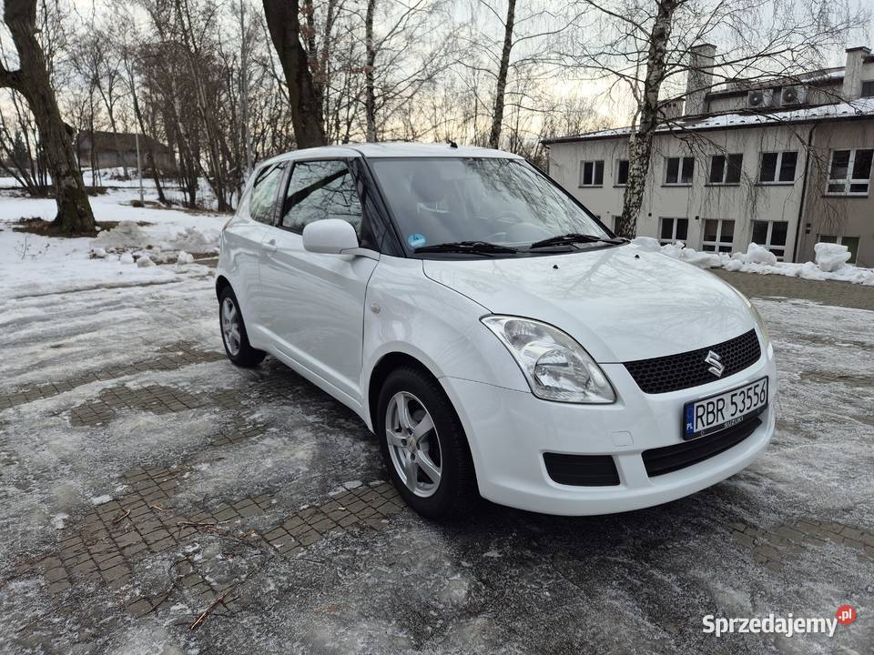 SUZUKI SWIFT 13 Benzyna 2009 sprowadzone z podkarpackie