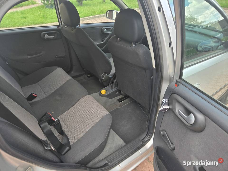 Opel Corsa 10 benzyna 2004 długie opłaty Łódź