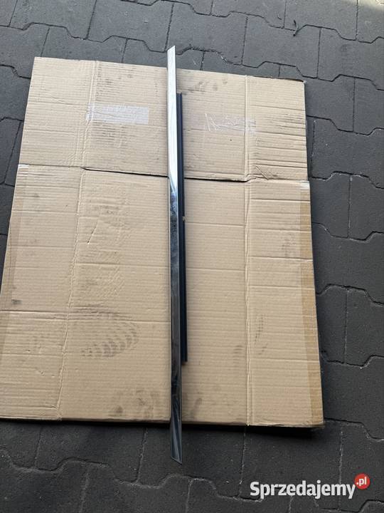 Listwa Prawy Tył Jeep Grand Cherokee IV WK2 Kłobuck