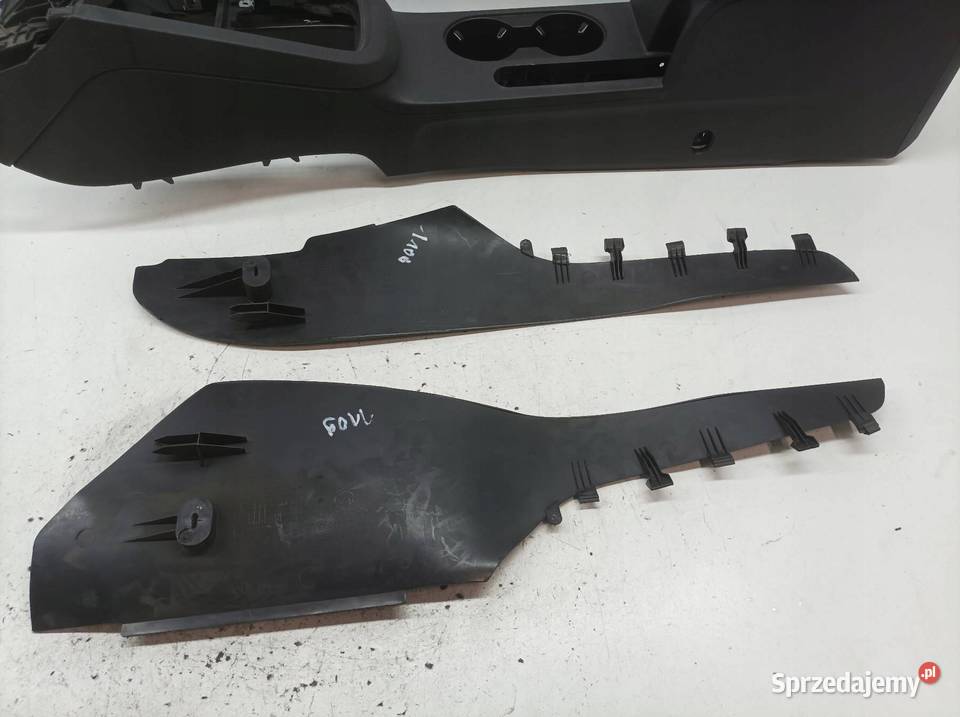 TUNEL ŚRODKOWY PODŁOKIETNIK 5C SKÓRA VW świętokrzyskie sprzedam