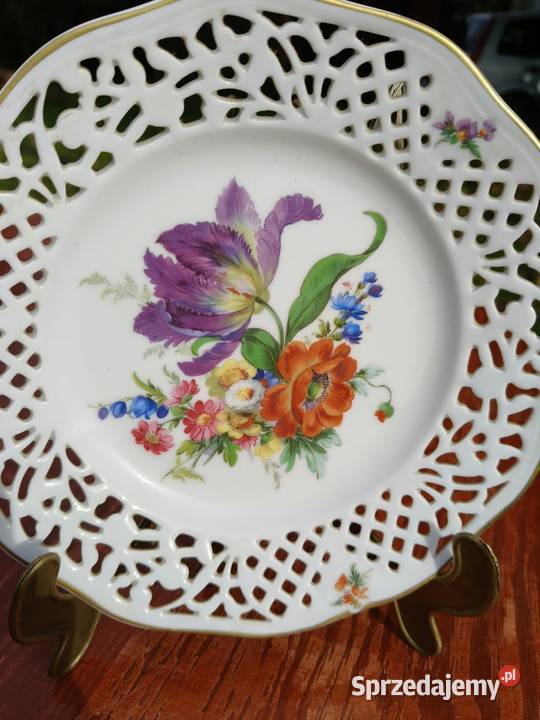 Dekoracyjny ażurowego talerz porcelanowu z