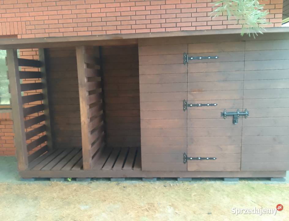 Drewutnia na drewno z pomieszczeniem