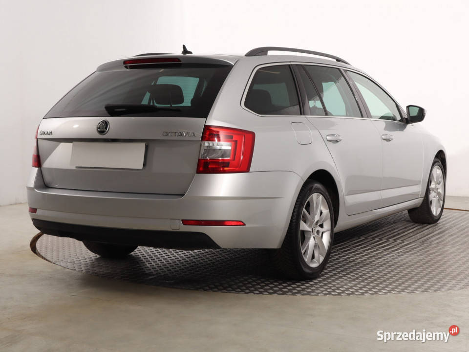 Skoda Octavia 15 TSI światła przeciwmgielne Katowice