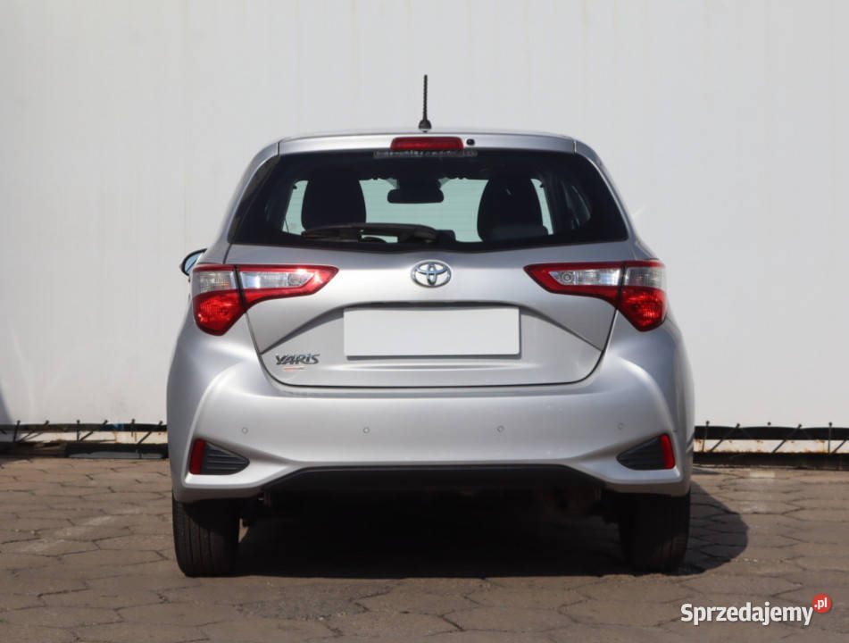 Toyota Yaris 10 VVTi benzyna