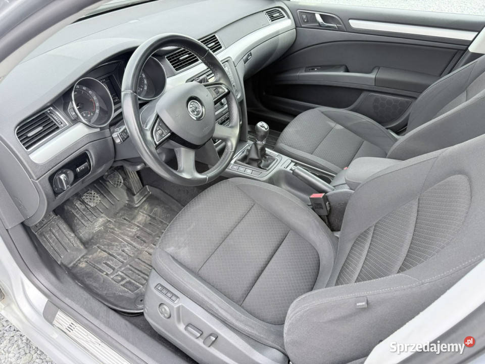 koda Superb 16 TDI 105 2014r panorama navi lift komputer pokładowy Wojkowice