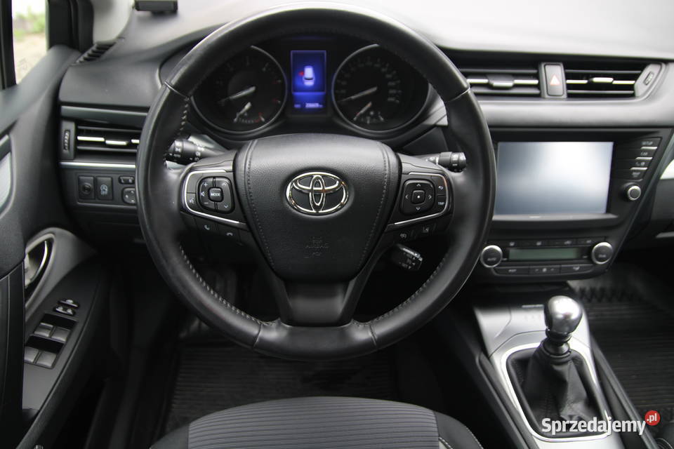 Toyota Avensis III 20 Salon Polska serwisowany światła do jazdy dziennej