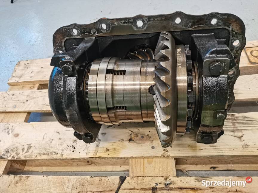 Atak Massey Ferguson 8690 7700401302 Pozostałe Wilkowo sprzedam