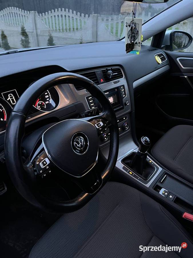 Sprzedam auto marki Volkswagen Golf 7 Golf Dobra