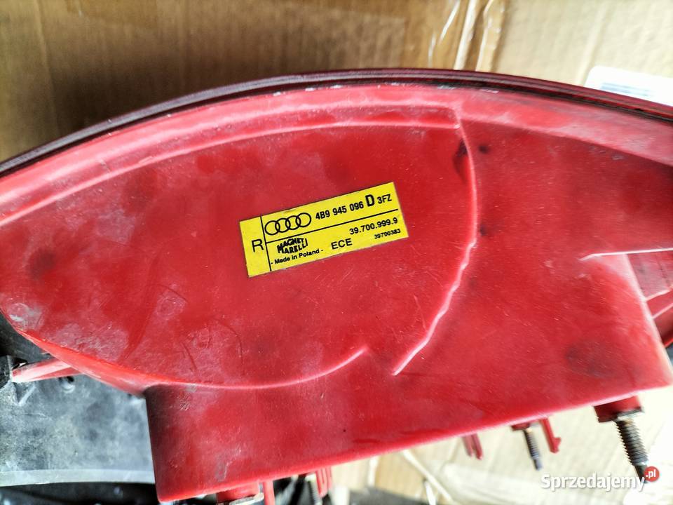 AUDI A6 C5 A6C5 KOMBI LAMPA TYŁ TYLNA PRAWA osobowe