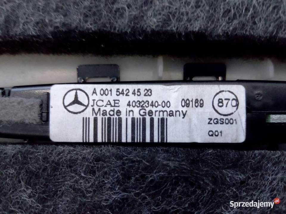 LISTWA PODSUFITKI TYŁ MERCEDES EKLASA W212 SEDAN Wyposażenie wnętrza Nowy Tomyśl