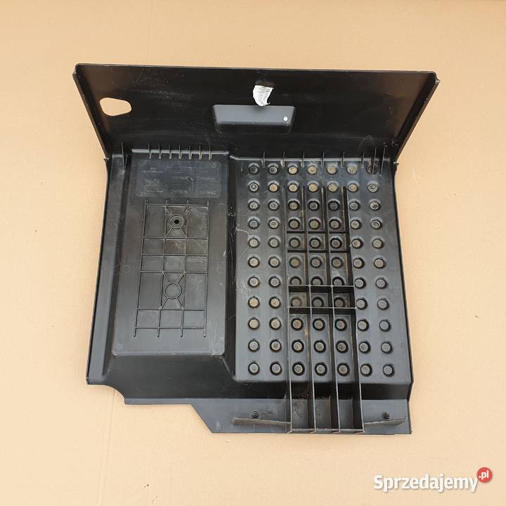 VOLVO FH4 POKRYWA AKUMULATORÓW PODEST ciężarowe Bieleń