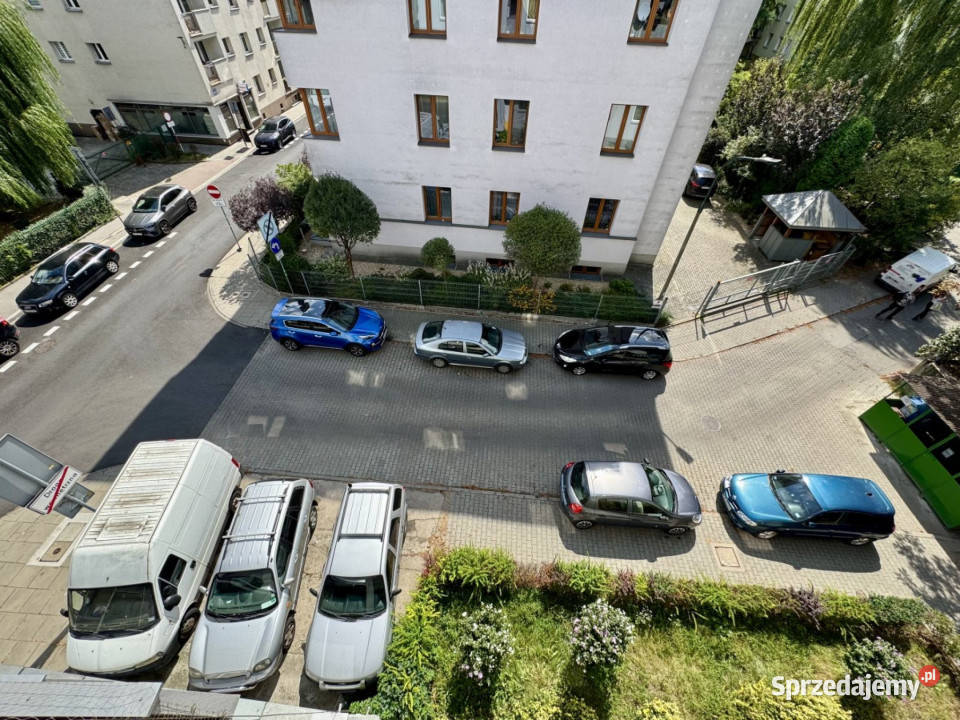 Dwa ustawne pokoje w centrum do remontu balkon małopolskie