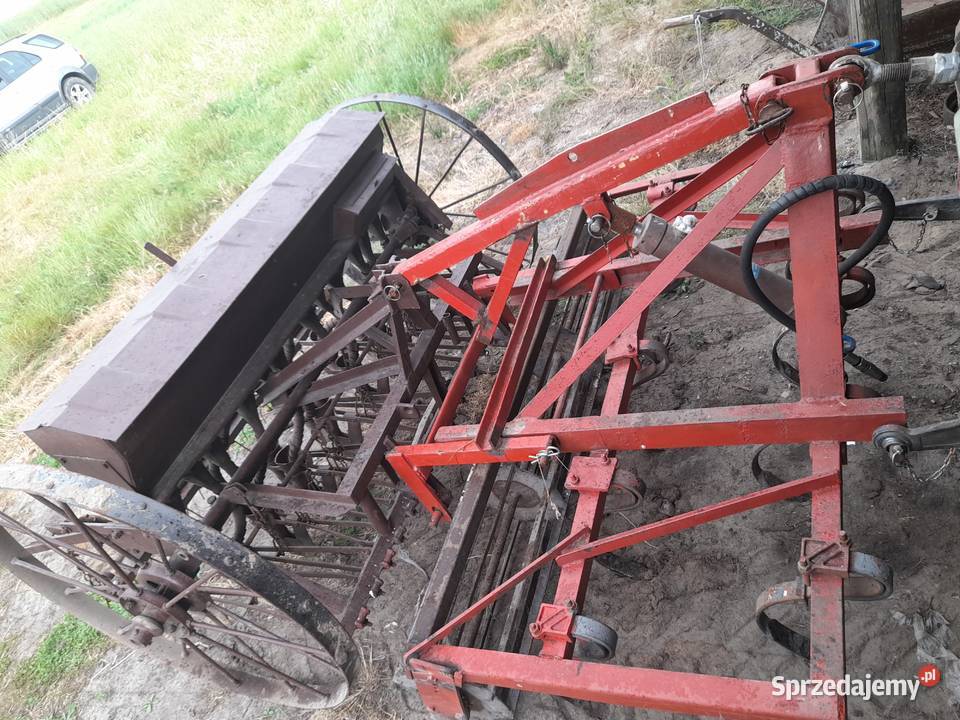 Siewnik z agregatem uprawowym nieuszkodzony Chojny