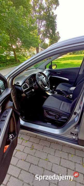 Suzuki SX4 scros 20142015 kupiony w polskim salonie Samochody osobowe