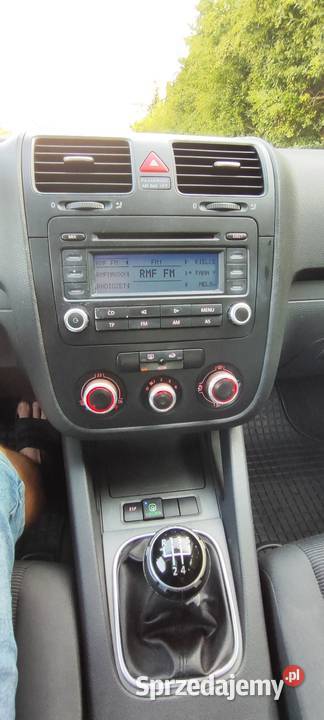 Volkswagen Golf 5 16mpi z gazem 102 welurowa tapicerka Kielce