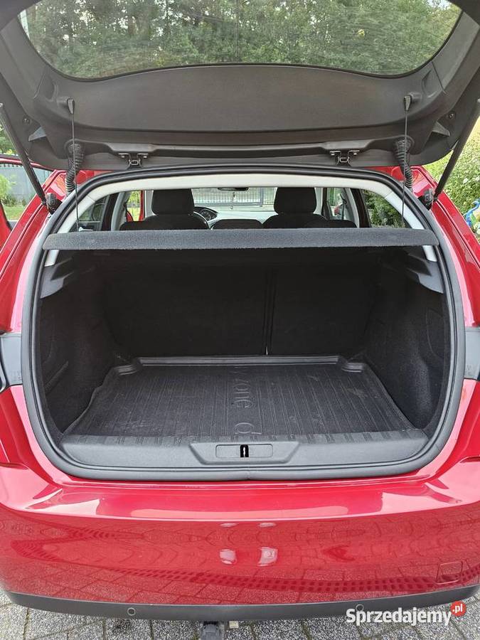 Peugeot 308II 201712benzyna130 nowy rozrząd65 Preczów sprzedam