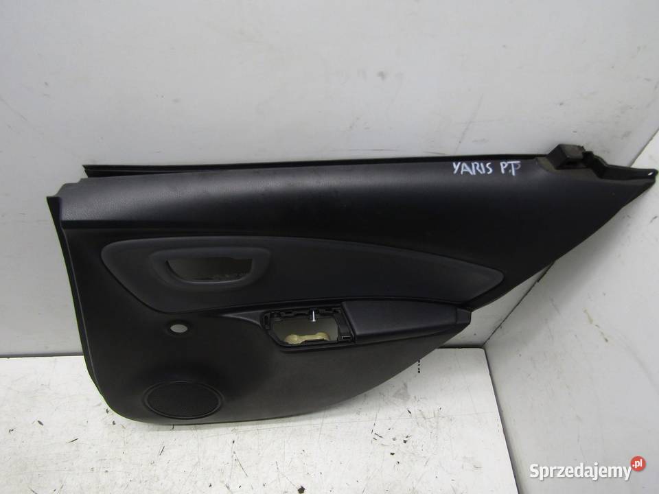 BOCZEK TAPICERKA DRZWI PRAWY TYŁ TOYOTA YARIS